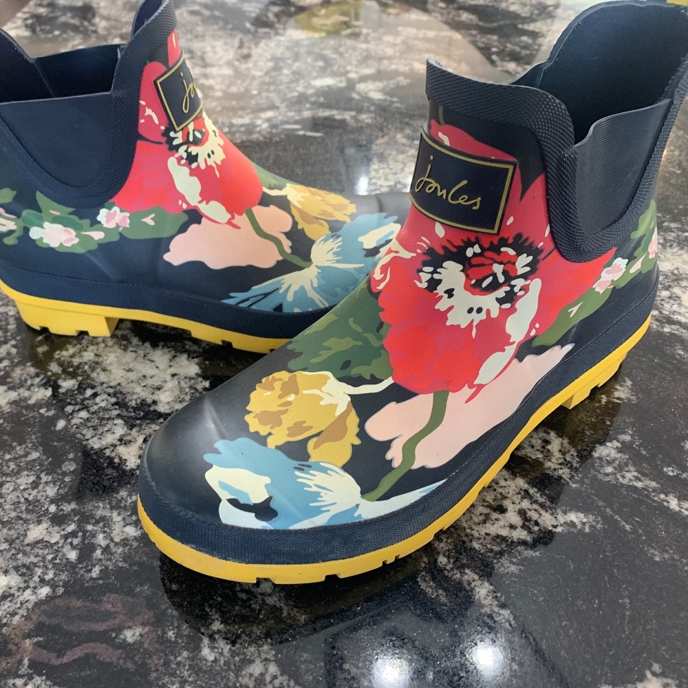 Short Joules Wellie rain boots- size 8 - EUC